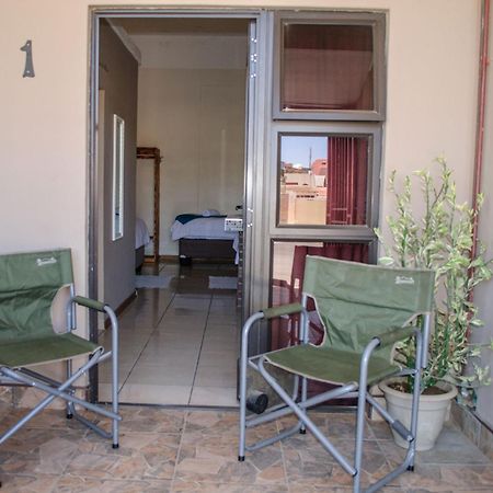 Oceanlife Guesthouse And Restaurant Luederitz Extérieur photo