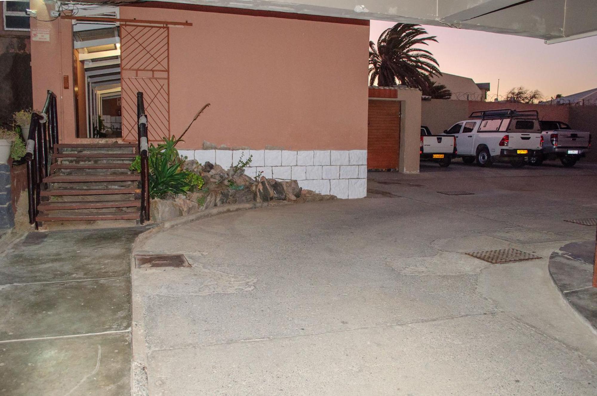 Oceanlife Guesthouse And Restaurant Luederitz Extérieur photo