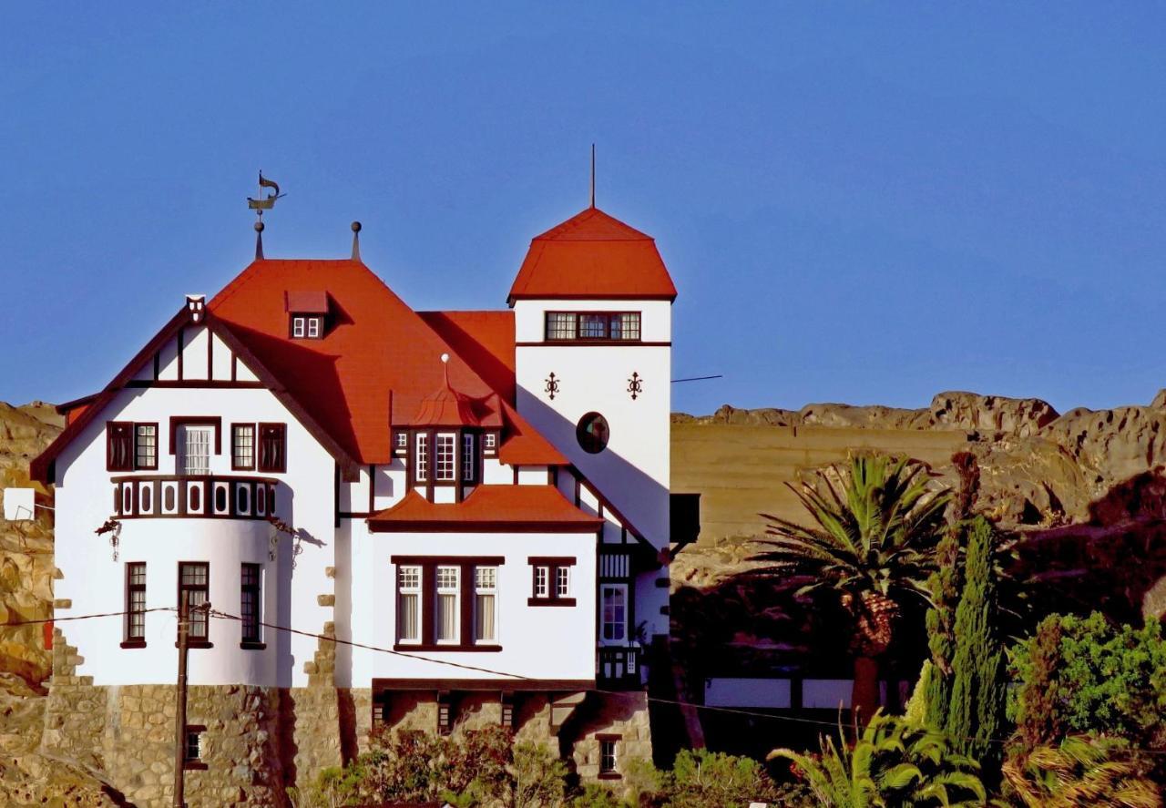 Oceanlife Guesthouse And Restaurant Luederitz Extérieur photo